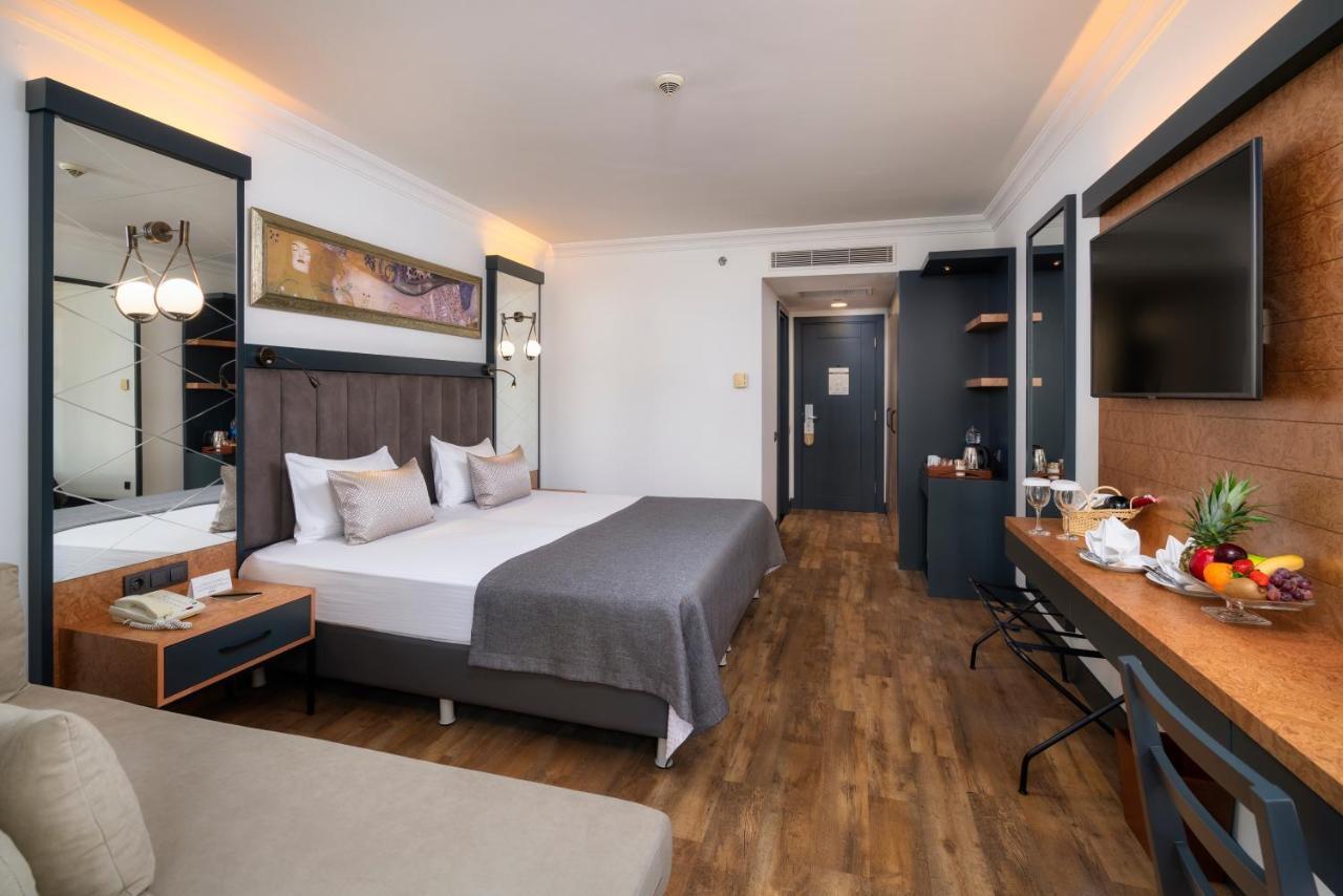 Standaard Tweepersoonskamer met 1 of 2 Bedden en Uitzicht op Zee