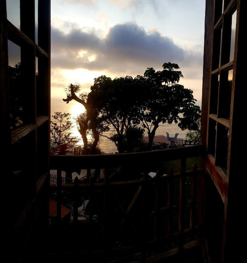 Double Room with Sea View (N-2)