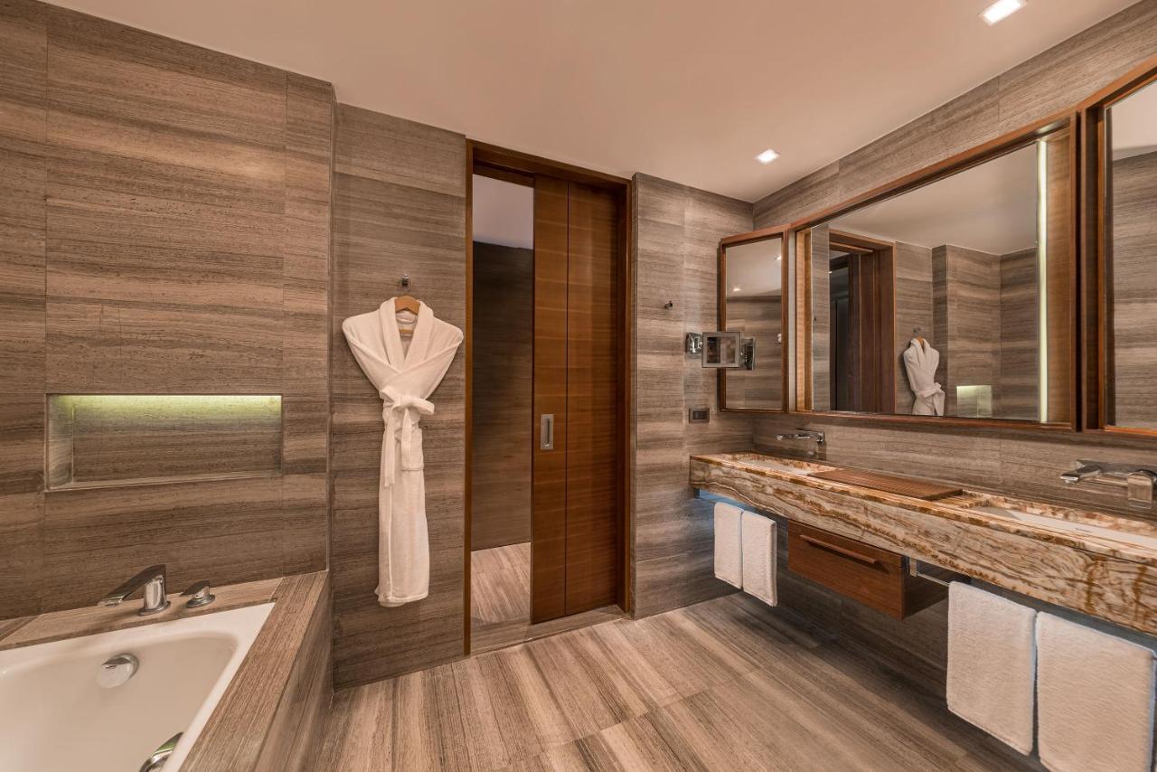 Premier King Room