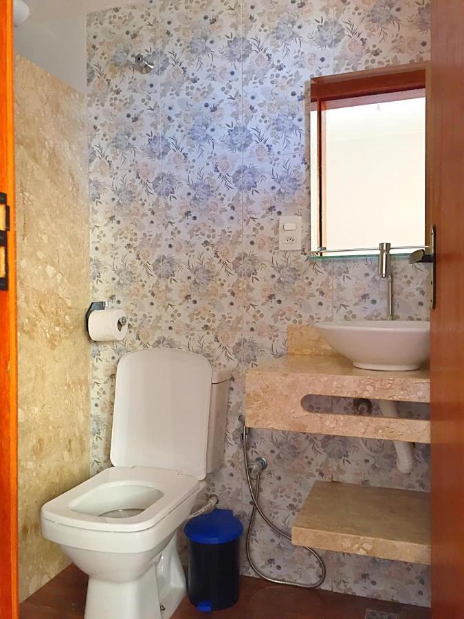 Quarto Grande com 2 Camas de Solteiro