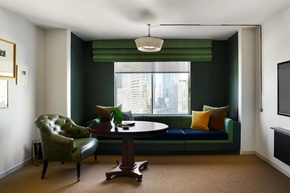 Park MGM Nighthawk King + Park MGM King