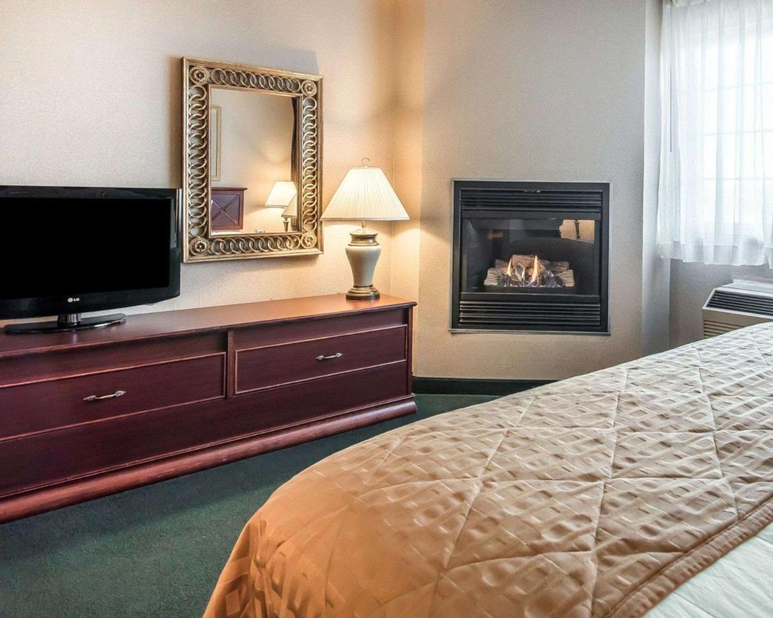 Business King Room - Accessible/Non-Smoking