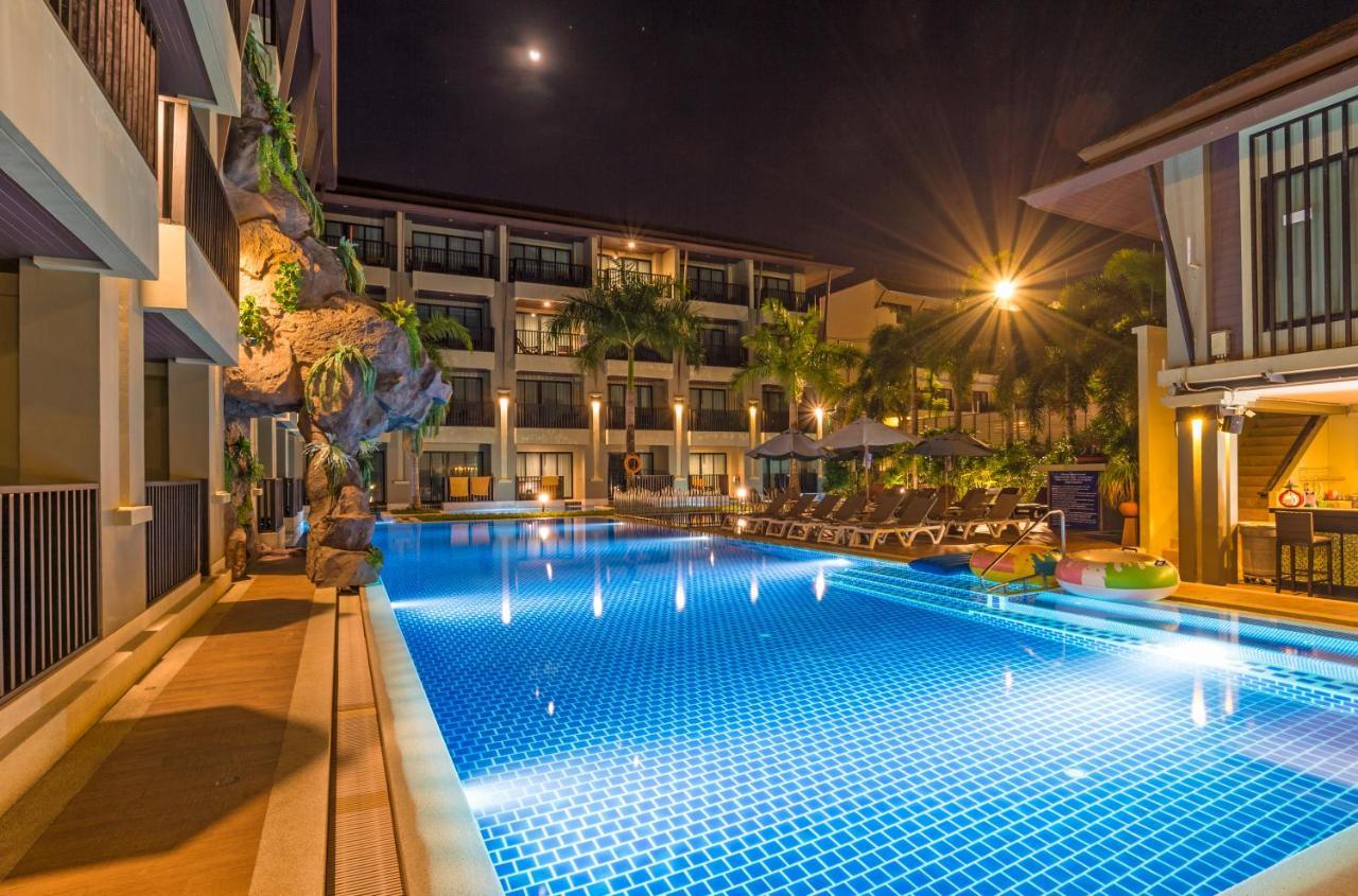 Chambre Double ou Lits Jumeaux Deluxe - Vue sur Piscine