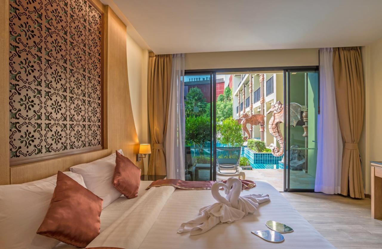 Grande Chambre de Luxe avec Accès Piscine