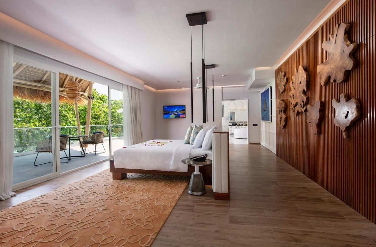 Three-Bedroom Royal Beach Villa Pool