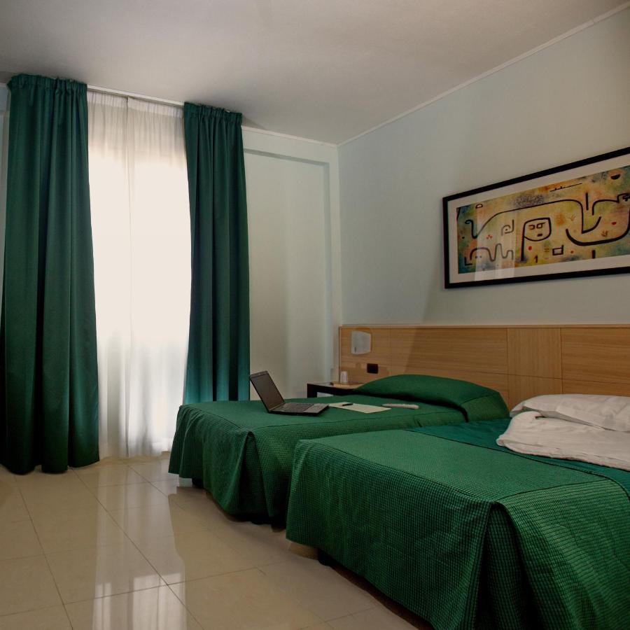 Standard Single Room,1022399413:JPEG