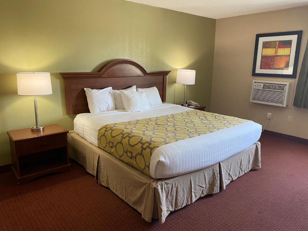 King Room - Disability Access/Non-Smoking