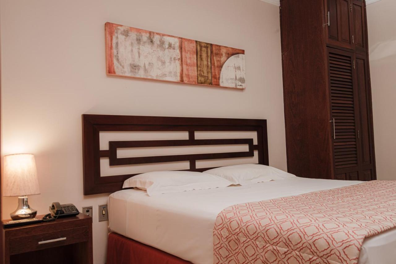 Quarto com Cama de Casal ou 2 de Solteiro