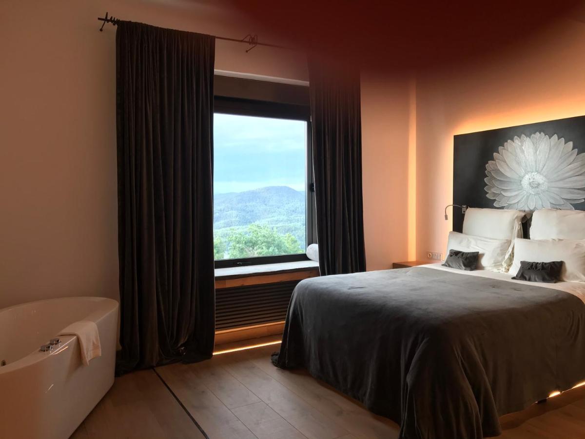 Deluxe Room,999001875:JPEG