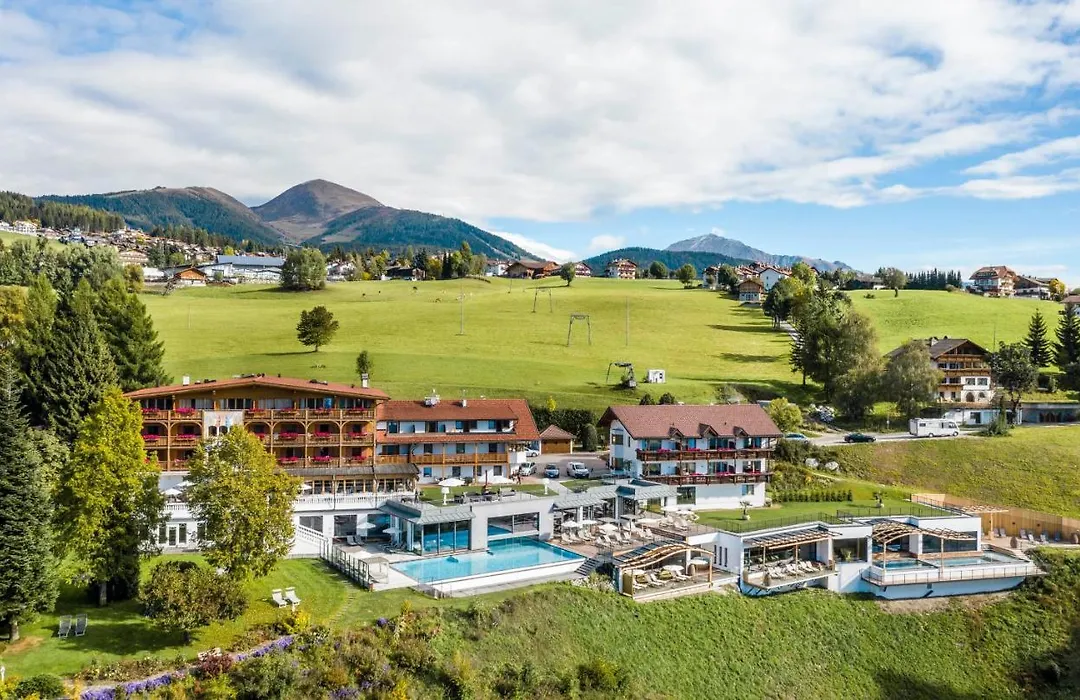 Parkhotel Holzerhof-1
