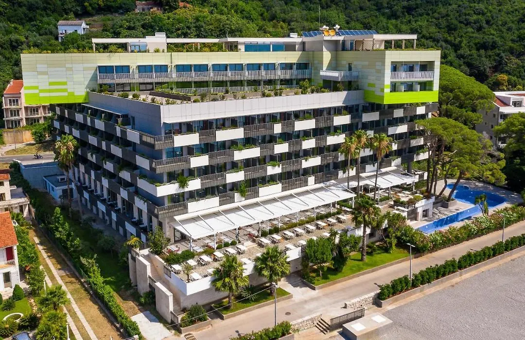 Carine Hotel Park-1