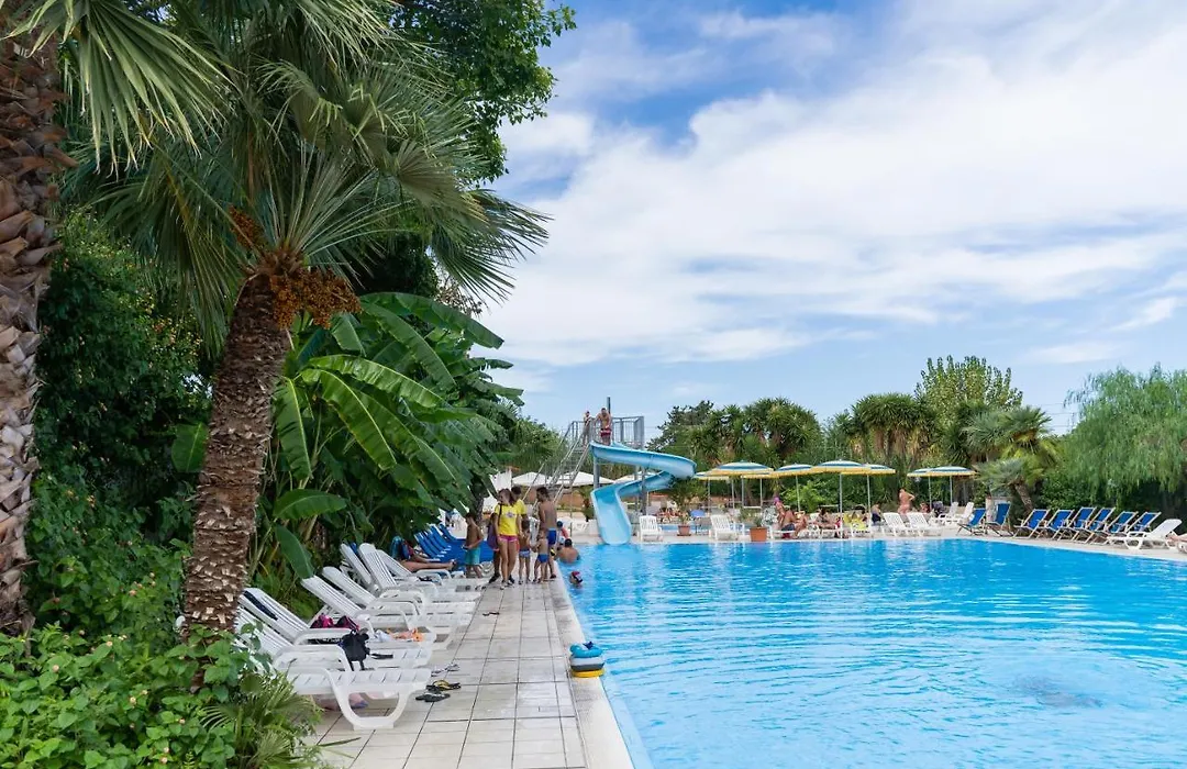 Camping Villaggio Calanovella-1