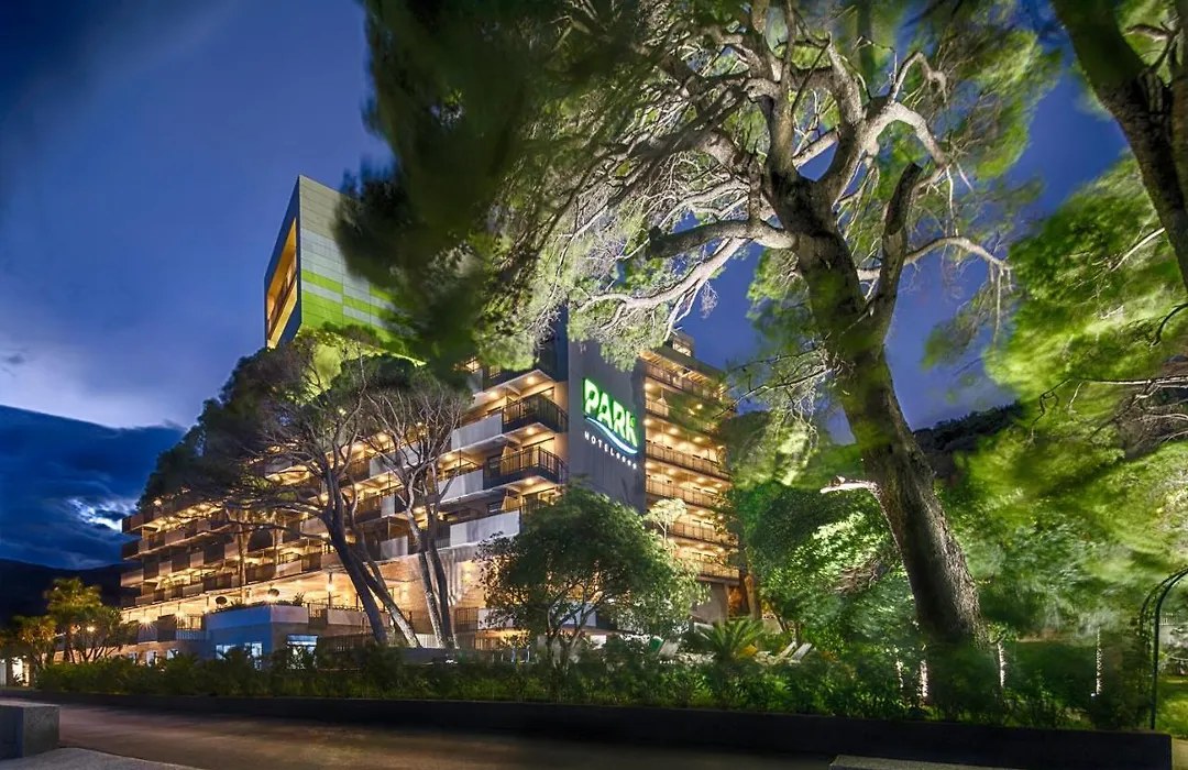 Carine Hotel Park-1