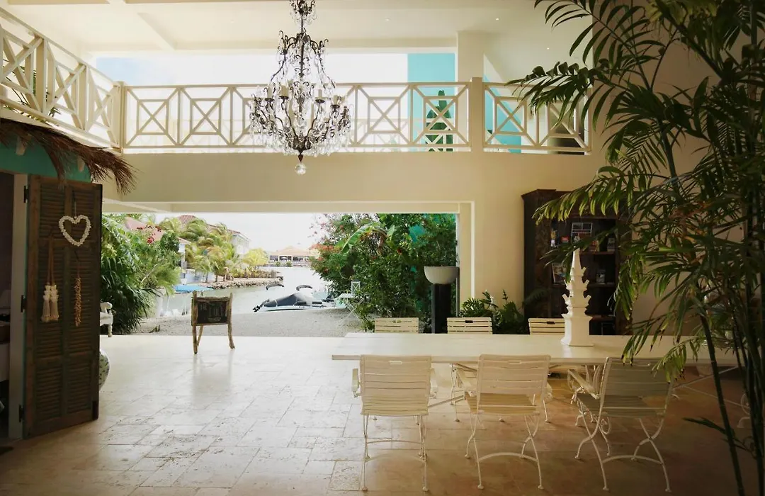 Ocean Breeze Boutique Hotel&Marina-1