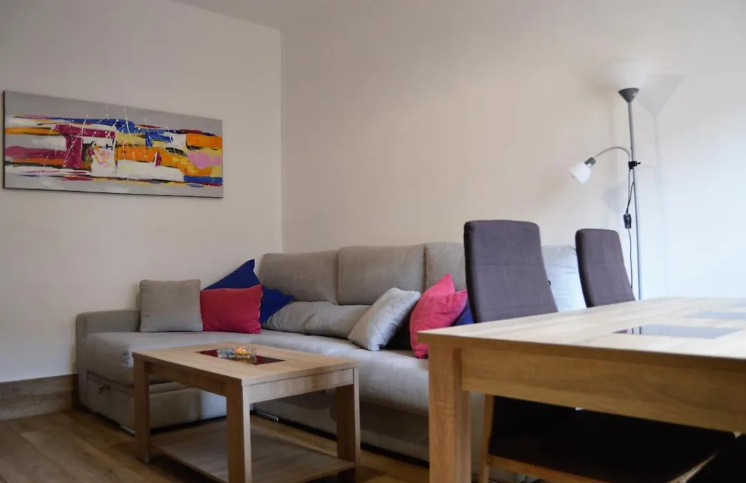 Apartamentos Turísticos - Hostal Los Alisos-1