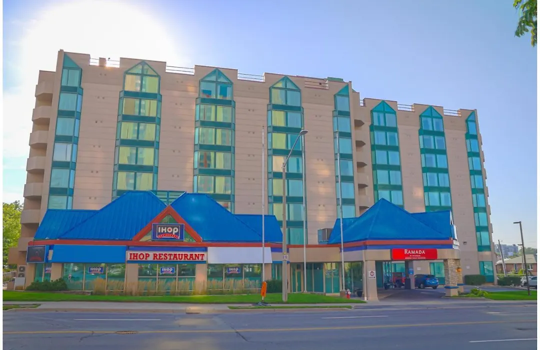 Ramada By Wyndham Niagara Falls/Fallsview-1