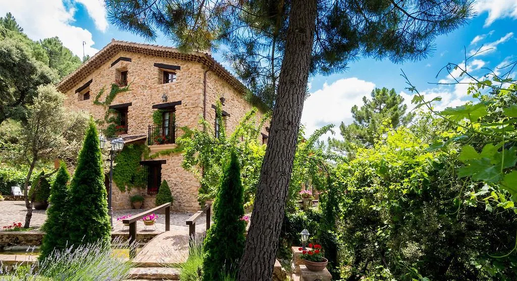 Hotel de Montaña Cueva Ahumada-1