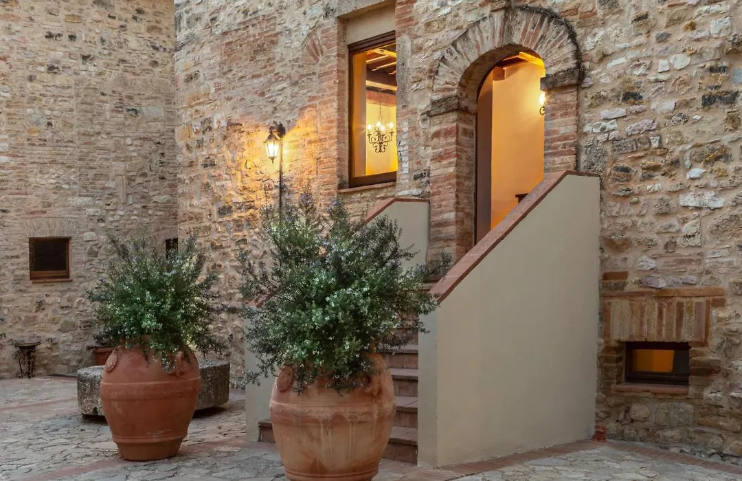 Borgo Petroro-1