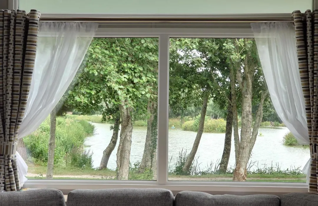 Lakeside Caravan White Acres Holiday Park Newquay Sleeps 6-1