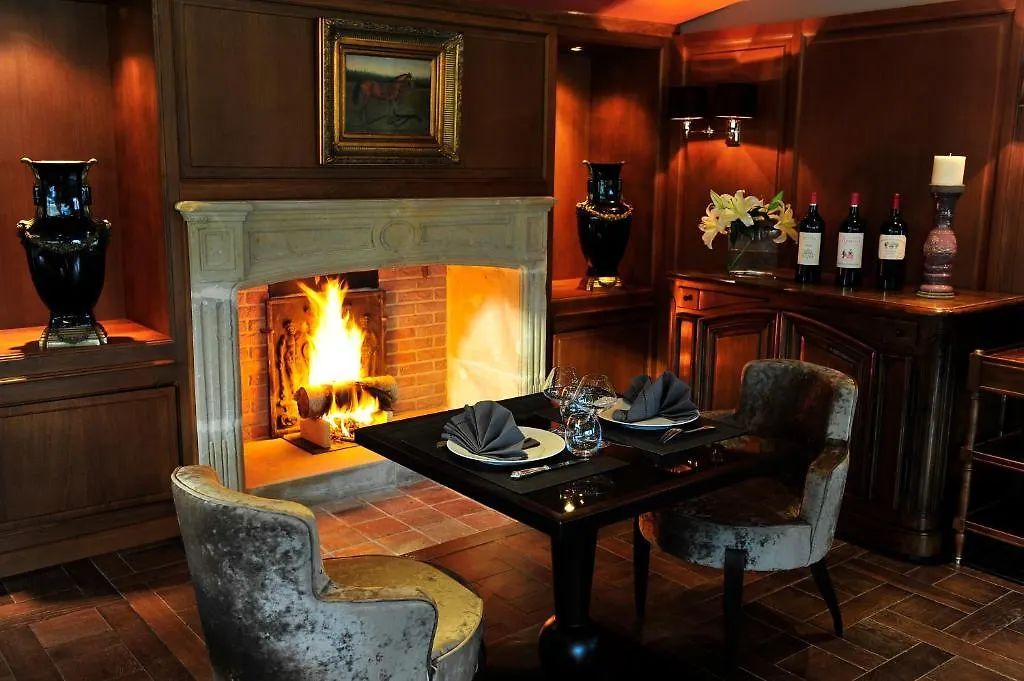 Le Domaine Chateau Du Faucon-1