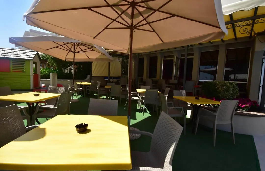 Hotel Mont Blanc-1