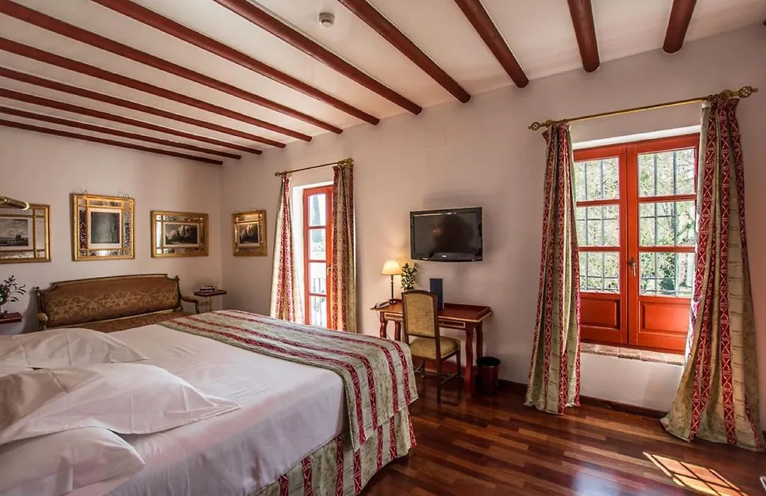 Las Casas De La Juderia De Cordoba-1