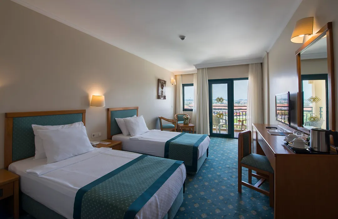 Miramare Queen Hotel-1