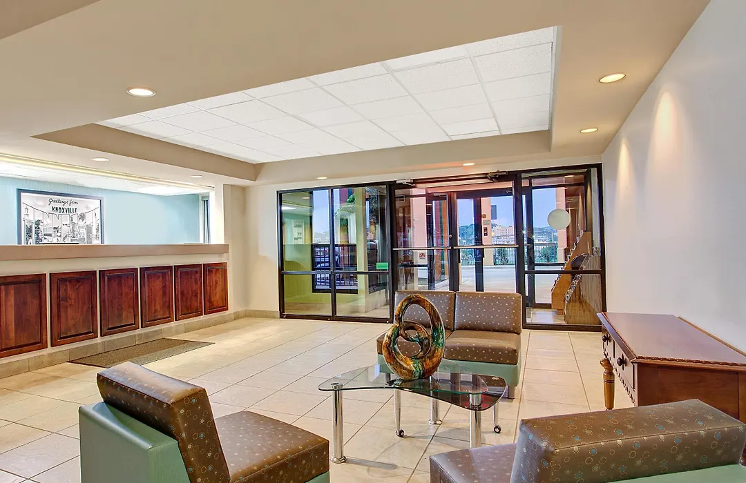 Super 8 By Wyndham Knoxville East-1