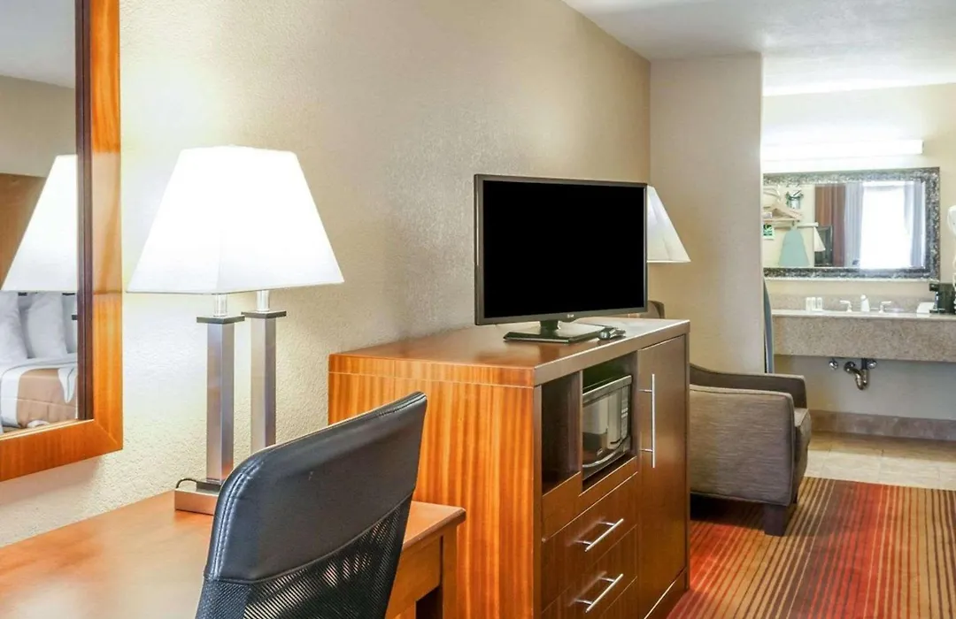 Quality Inn & Suites Albuquerque West-1
