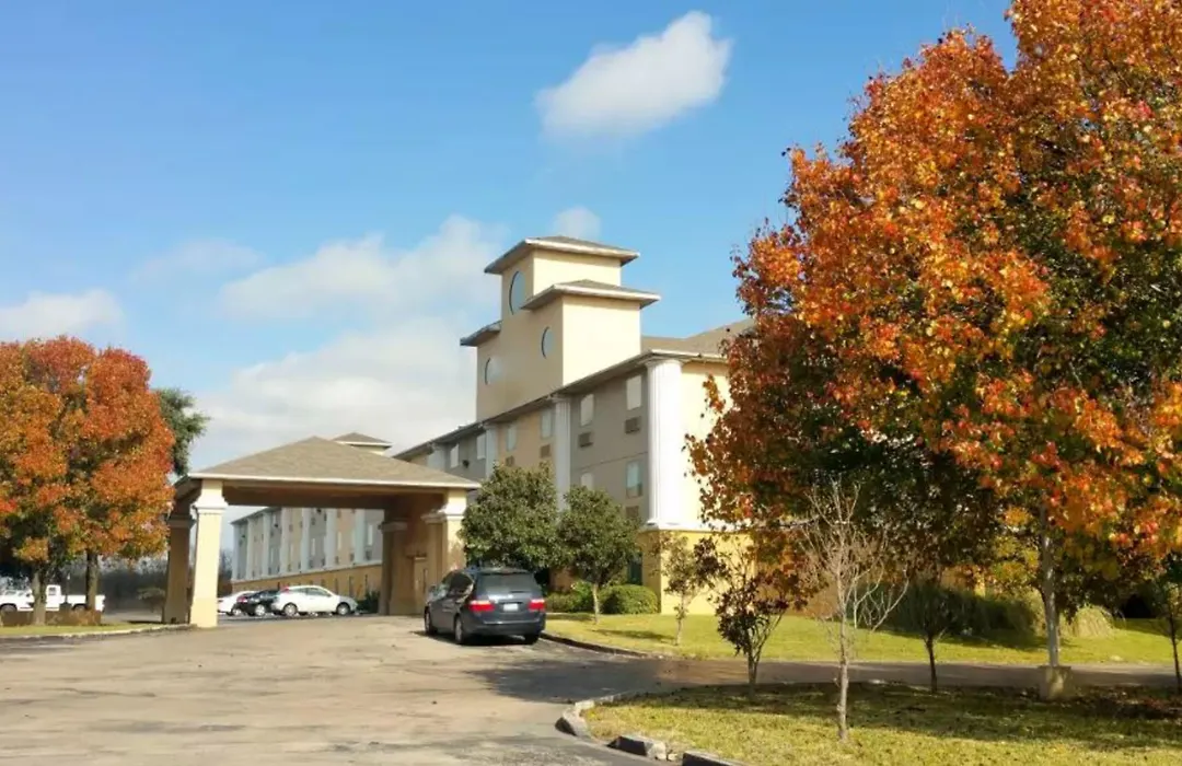 Super 8 By Wyndham Temple I-35-1