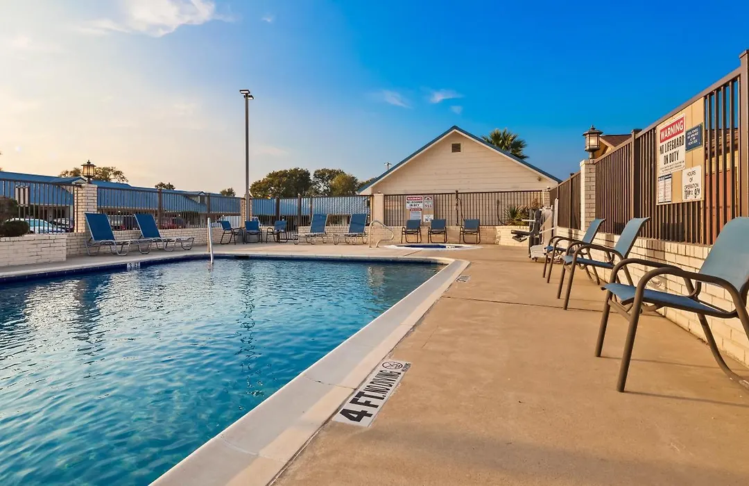 Best Western Regency Inn & Suites-1