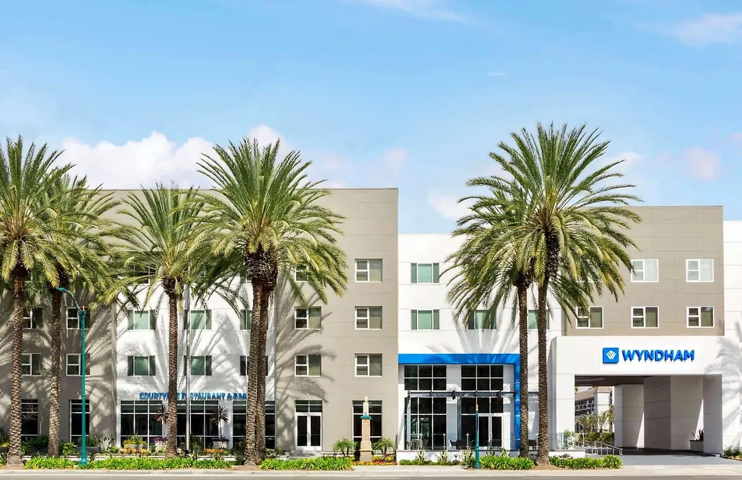Wyndham Anaheim-1