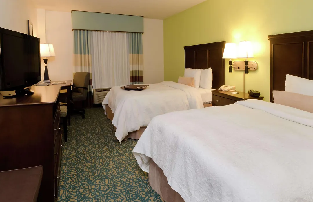 Hampton Inn & Suites Miami-Doral Dolphin Mall-1