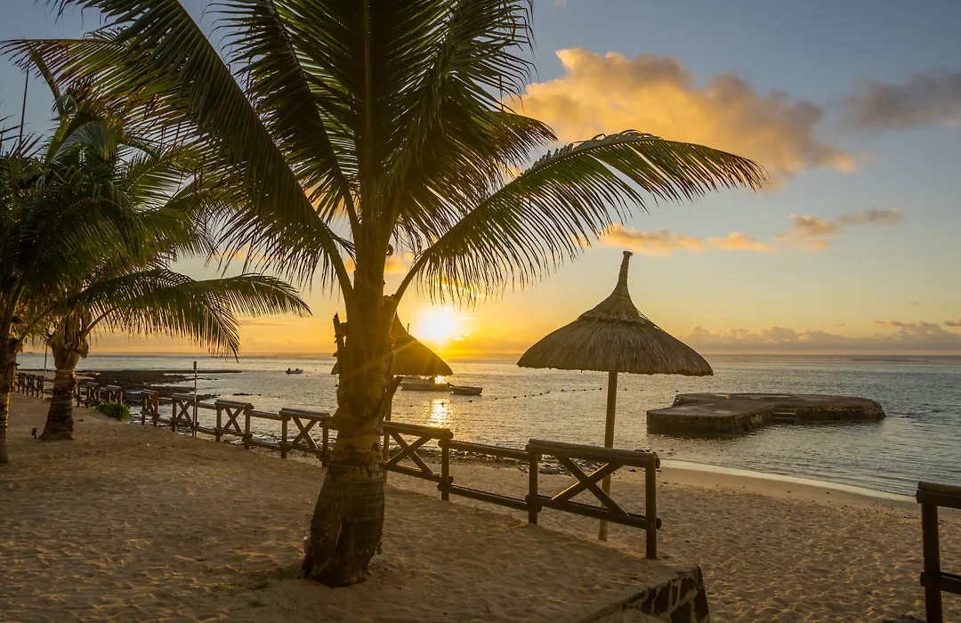 Le Peninsula Bay Beach Resort & Spa-1