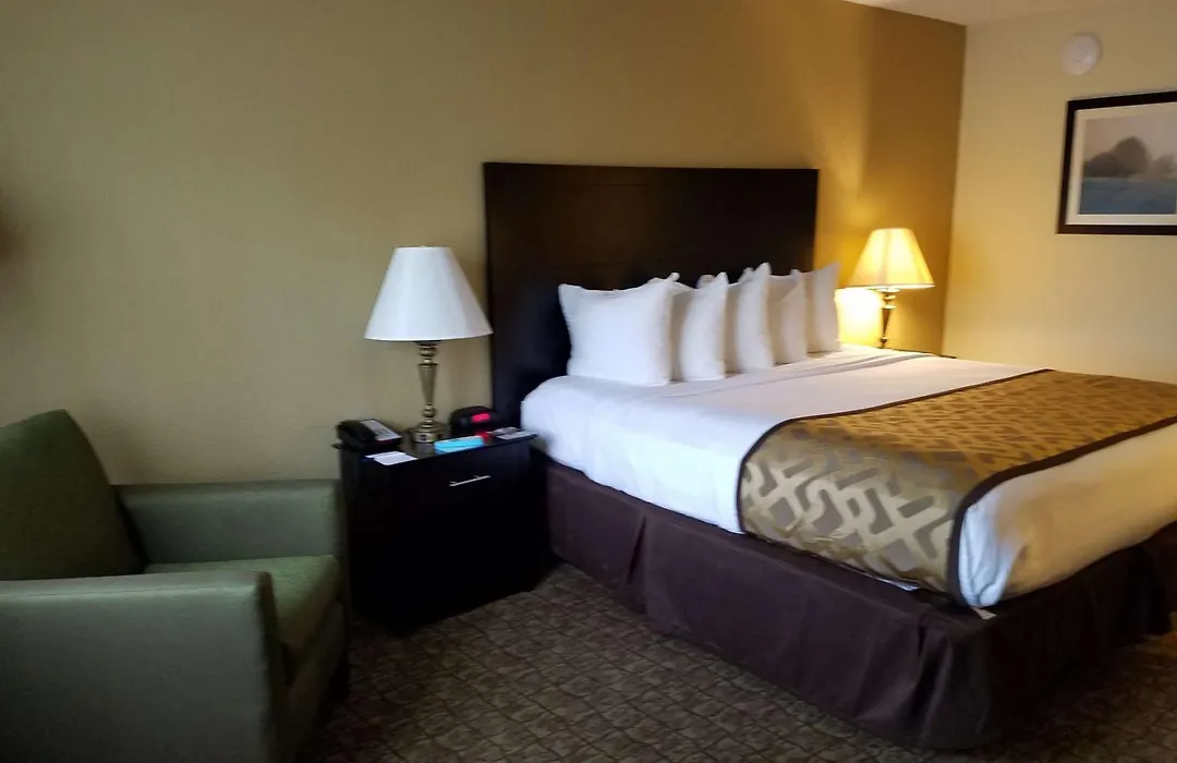 Best Western Crossroads Inn-1