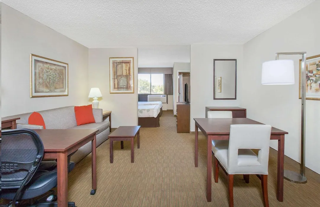 Hawthorn Suites Midwest City-1
