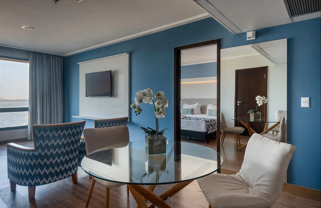 Comfort Suites Vitoria-1