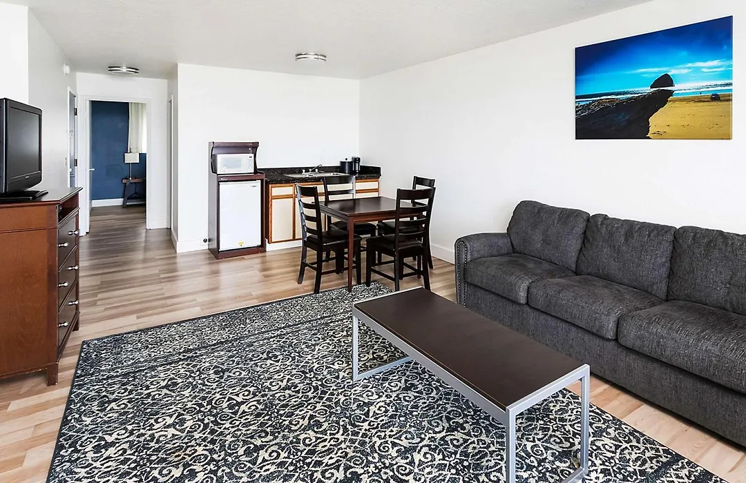 Clarion Inn Surfrider Resort-1