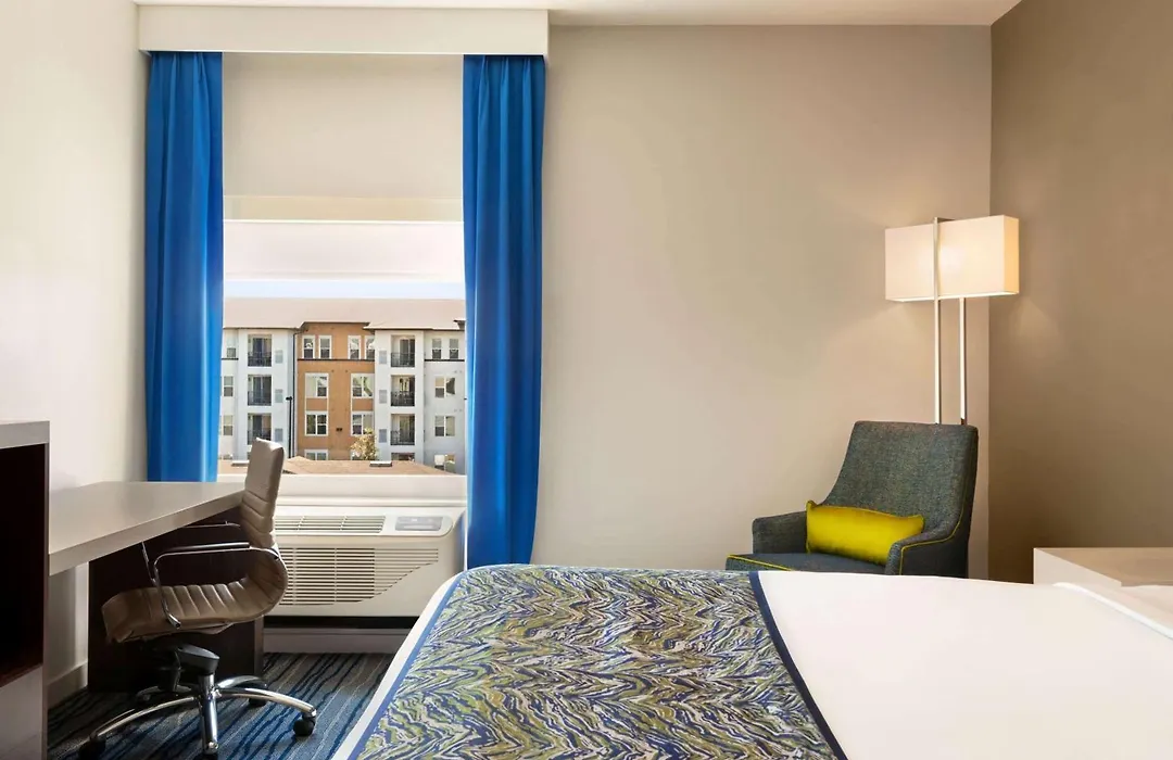 La Quinta Inn & Suites By Wyndham Orlando I-Drive Theme Parks-1