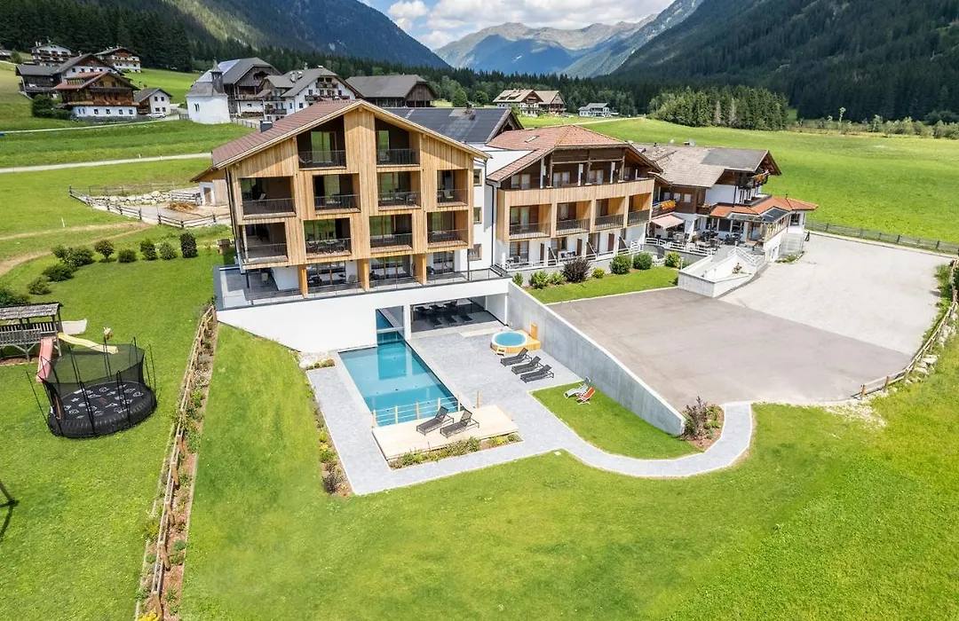 Hotel Tyrol-1
