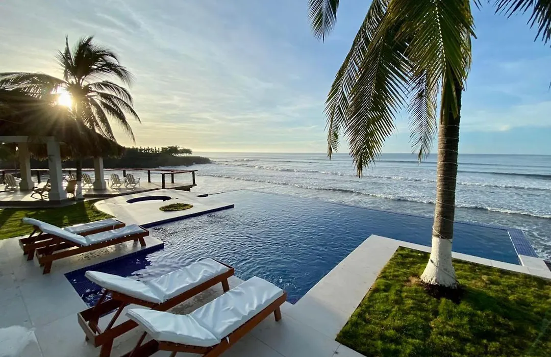 Vista Las Olas Surf Resort-1