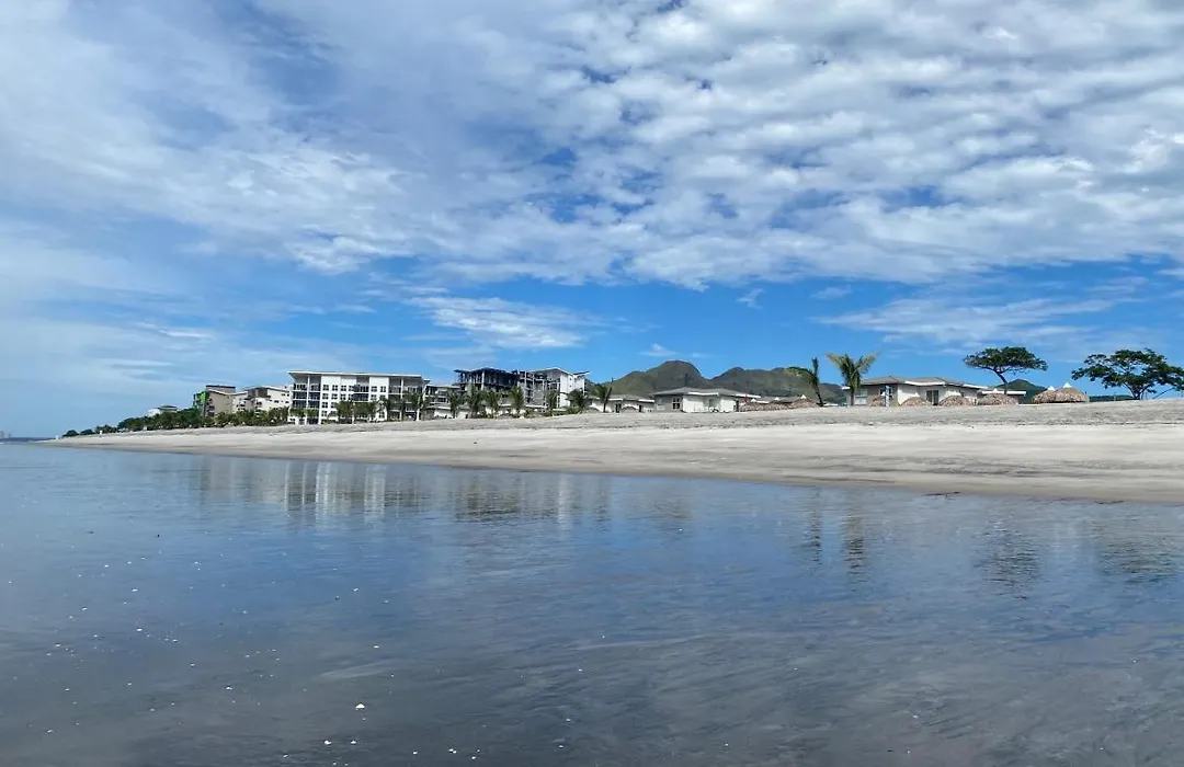 Condominio 5E Ventanas Del Mar en Playa Caracol-1