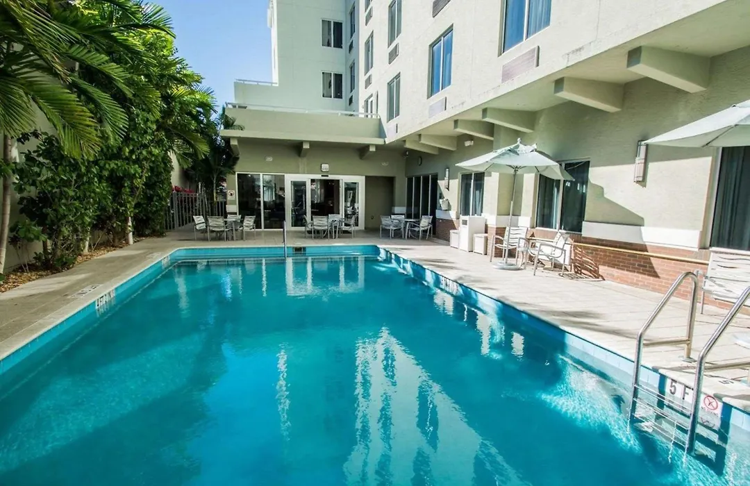 Comfort Suites Miami Airport North-1