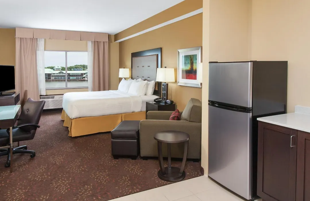 Holiday Inn Express & Suites Sandusky By Ihg-1