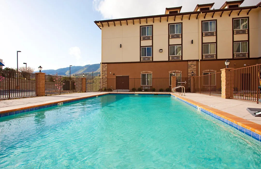 Holiday Inn Express & Suites Frazier Park By Ihg-1