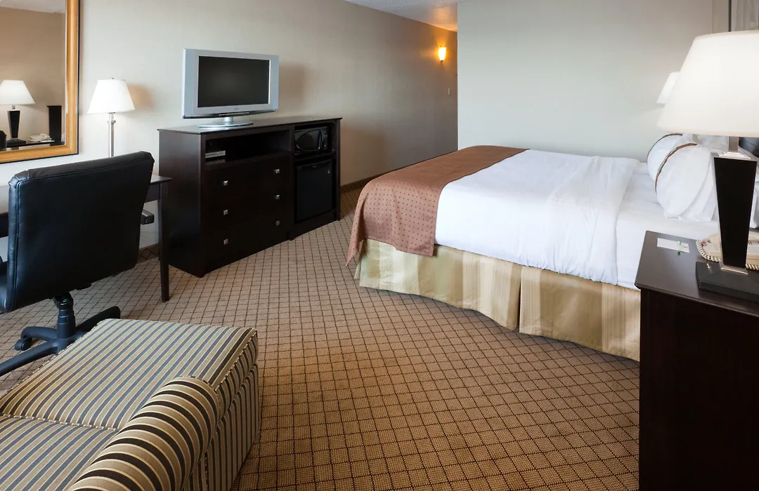 Holiday Inn Detroit Lakes - Lakefront By Ihg-1