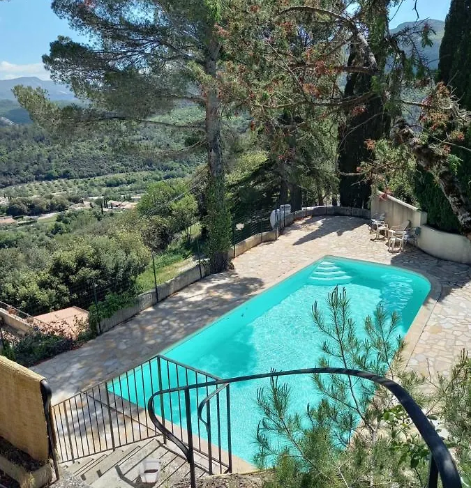 Les Colombes-1
