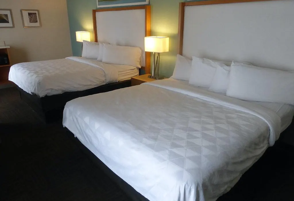 Red Roof Plus+ & Suites Tampa-1