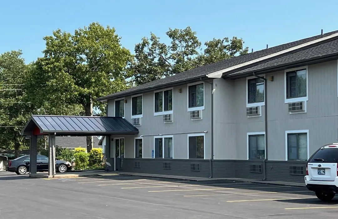 Hilltop Inn & Suites-1