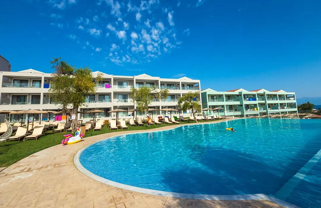 Robolla Beach Aparthotel-1